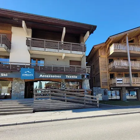 Renove, Proche Pistes, Balcon, 3 Chambres, Parking, Wifi Inclus - Fr-1-598-132 *